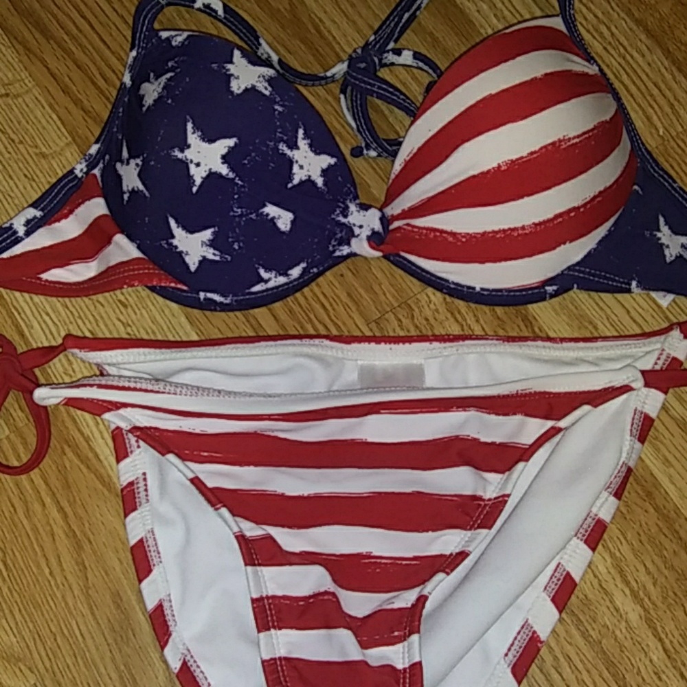 Nwot American flag bikini pushup